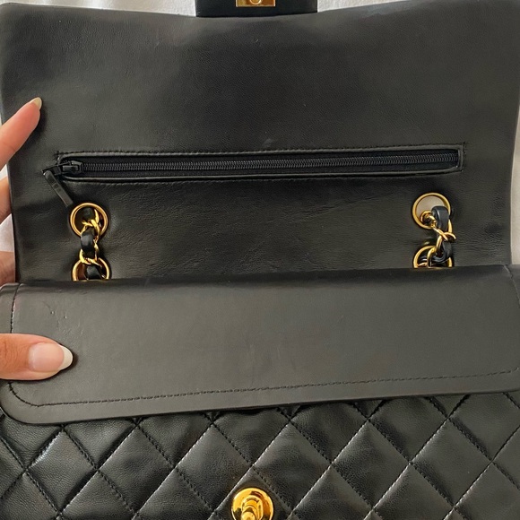 BLACK QUILTED LAMBSKIN CLASSIC DOUBLE FLAP MEDIUM - Picture 14 of 15